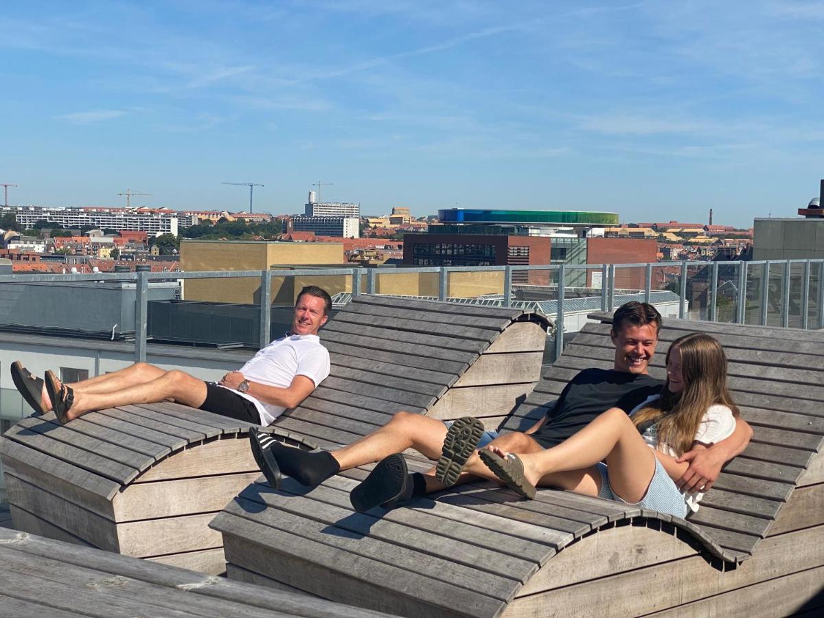 Modern Central Apt With Rooftop, Privat Balcony, & Free Parking,Next To Aarhus Attractions Eksteriør bilde
